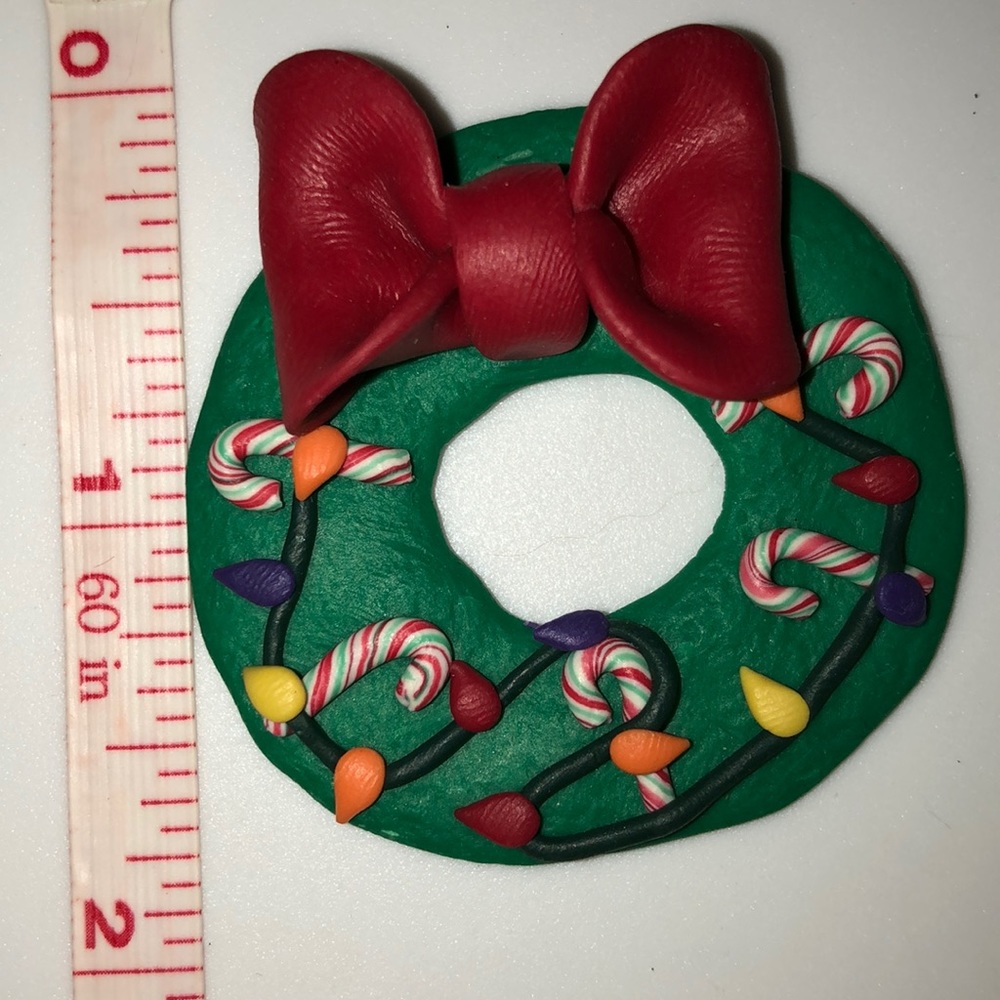 🟢 Wreath Cane Pin 🔴 - Picture 3 of 3
